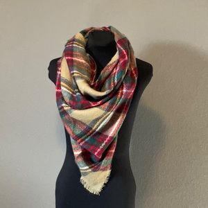 NWOT half sized blanket scarf